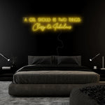 "A Girl Should Be Two Things" LED Neon Sign Schriftzug - NEONEVERGLOW
